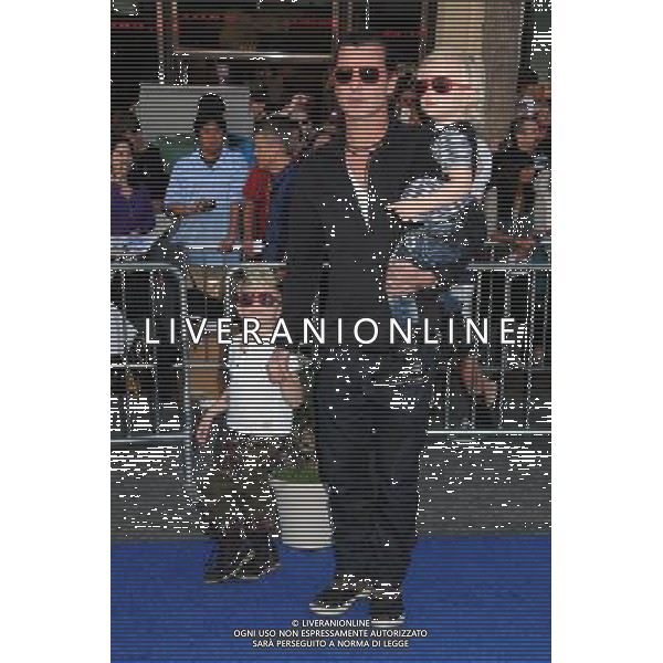 23 January 2011 - Hollywood, California - Gavin Rossdale with sons Kingston Rossdale and Zuma Rossdale. \'Gnomeo and Juliet\' World Premiere held at the El Capitan Theatre. Photo Credit: Byron Purvis/AdMedia AG. ALDO LIVERANI SAS ITALY ONLY