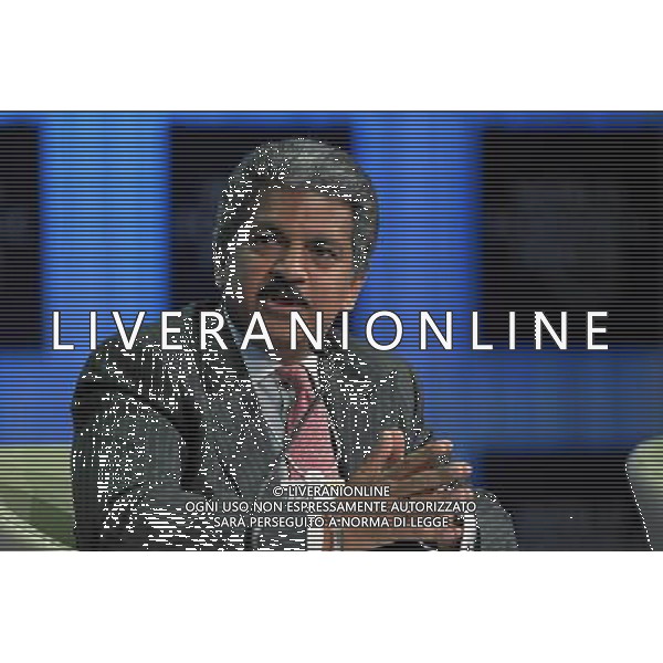 DAVOS/SWITZERLAND, 28JAN11 - Anand G. Mahindra, Vice-Chairman and Managing Director, Mahindra \' Mahindra, India; Global Agenda Council on Emerging Multinationals gestures while speaking during the session \'A Social Contract for the 21st Century\' at the Annual Meeting 2011 of the World Economic Forum in Davos, Switzerland, January 28, 2011. World Economic Forum ©PHOTOSHOT/Agenzia Aldo Liverani Sas - ITALY ONLY - EDITORIAL USE ONLY -