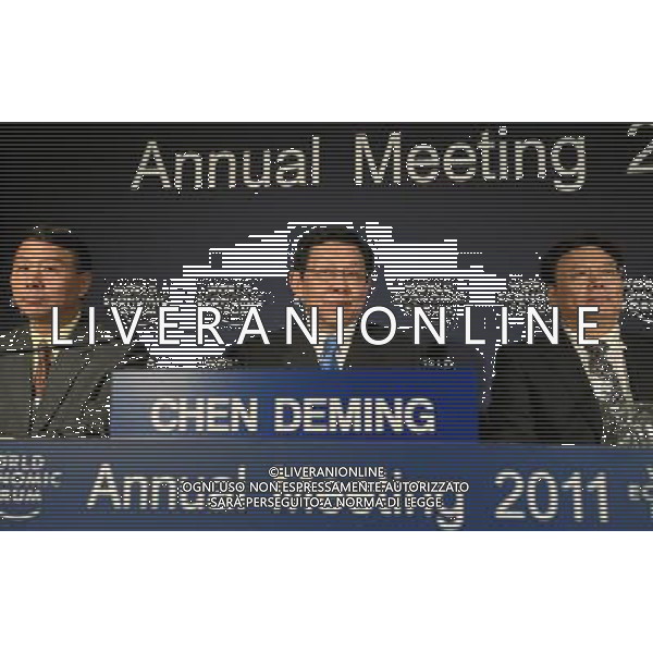 (110128) -- DAVOS, Jan. 28, 2011 () -- Chinese Commerce Minister Chen Deming (C) attends a press conference on Ten Years\' Anniversary of China\'s Entry to WTO during the Annual Meeting 2011 of the World Economic Forum in Davos, Switzerland, Jan. 27, 2011.(/World Economic Forum)(lyx) ©PHOTOSHOT/Agenzia Aldo Liverani Sas - ITALY ONLY - EDITORIAL USE ONLY -