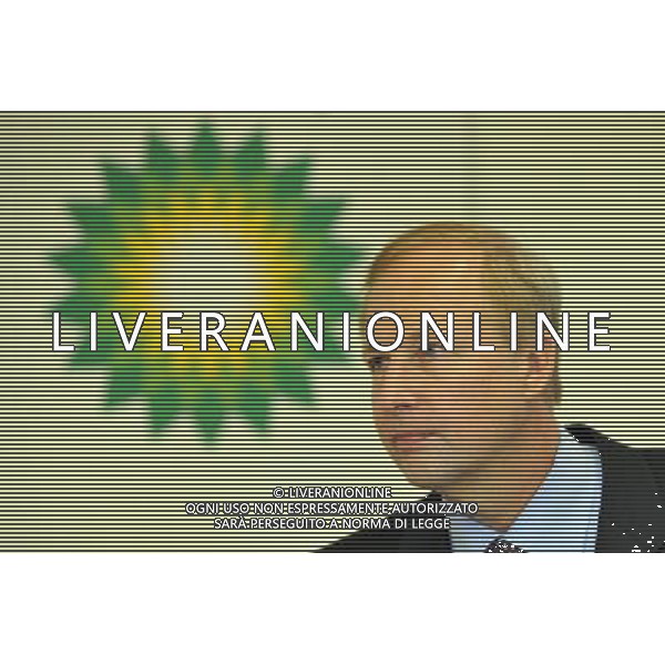 BP\'s chief executive, Robert Dudley speaking at a press conference in London this morning BP has released Q4 results this morning, reporting net income of $5.57 billion versus $4.3 billion last year. The company reported a full-year loss of $3.72 billion versus a profit of $16.58 billion in 2009. The group income statement for Q4 and full-year reflects a pre-tax charge of $1 billion and $40.9 billion respectively related to the Gulf of Mexico oil spill, with all charges relating to the incident have being treated as non-operating items. The company announced the resumption of quarterly dividend payments, with a 7c per share dividend to be paid on Mar. 28 this year. The company said that following a strategic review, it intends to divest the Texas City refinery and the southern part of its US West Coast Fuels Value Chain, including the Carson refinery, by the end of 2012 subject to all necessary legal and regulatory approvals, adding that it will ensure current obligations at Texas City are fulfilled. ©photoshot/Agenzia Aldo Liverani Sas - ITALY ONLY - Conferenza stampa dell\'Amministratore delegato di BP, Robert Dudley per relazionare la perdita annuale dopo i costi di sversamento di petrolio nel golfo del messico -Londra 01/02/2011