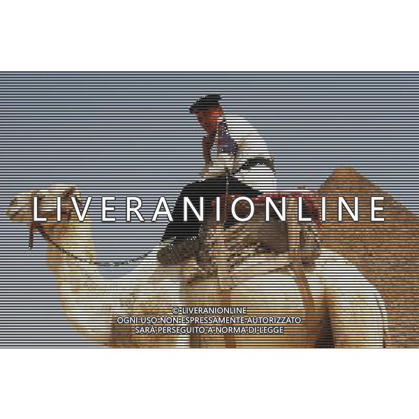 Le grandi piramidi e la Sfinge di Giza, in Egitto. L\'Egitto e\' famoso per la sua antica civilta\' e alcuni dei monumenti pi antichi e importanti del mondo, includendo le Piramidi di Giza e la Grande Sfinge di Giza, la citta\' meridionale di Luxor contiene un numero particolarmente elevato di manufatti antichi, come il tempio di Karnak e la Valle dei re. Oggi, l\'Egitto e\' ampiamente considerata come un importante centro politico e culturale del Medio Oriente ©photoshot/AG ALDO LIVERANI SAS - ITALY ONLY - *** Local Caption *** .