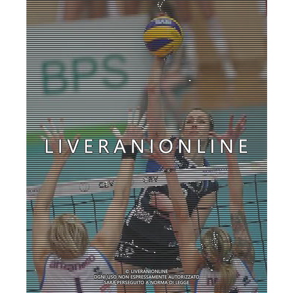 MUSZYNA 03.02.2011 cev woman volleyball champions league BANK BPS FAKRO MUSZYNA - MC CARNAGHI VILLA CORTESE ,CEV N/Z. DEBBY STAM - PILON FOTO: TOMASZ MARKOWSKI / NEWSPIX --- Newspix.pl VOLLEY CHAMPIONS LEAGUE BANK BPS FAKRO MUSZYNA - MC CARNAGHI VILLA CORTESE AG. ALDO LIVERANI SAS ITALY ONLY *** Local Caption ***