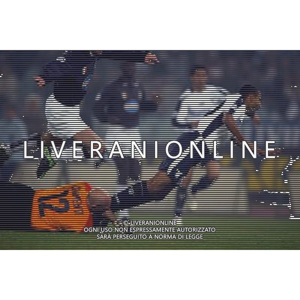 Roma 17/03/2004 Lazio-Juventus Tim Cup 2003/2004 Nella foto: Fallo su Liverani Fabio.* Ph Gianni Nucci/Aldo Liverani