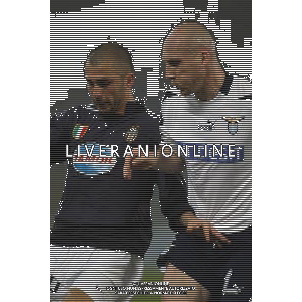 Roma 17/03/2004 Lazio-Juventus Tim Cup 2003/2004 Nella foto: Stam Jaap contro Di Vaio Marco.* Ph Gianni Nucci/Aldo Liverani