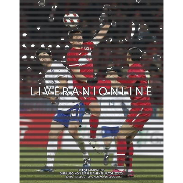 Friendly soccer match between Turkey and South Korea at Avni Aker Stadium in Trabzon, Turkey on February 09, 2011 match scored: Turkey 0 - South Korea 0 NELLA FOTO Emre Belozoglu (R) of Turkey and Sung Yueng Ki (L) of South Korea FOT. SESKIM/NEWSPIX.PL /ALDO LIVERANI S A S ONLY ITALY 