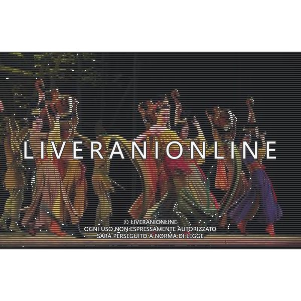 (110211) -- LANZHOU, Feb. 11, 2011 () -- Actresses perform during a dance drama called \'Dunhuang My Dreamland\' in Lanzhou, capital of northwest China\'s Gansu Province, Feb. 10, 2011. (/Jia Xiaoyun) (xzj) Lanzhou , attrici durante l\'eseguzione di una danza chiamata \'Dunhuang My Dreamland\' AG. ALDO LIVERANI ITALY ONLY *** Local Caption *** .