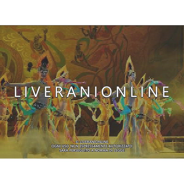 (110211) -- LANZHOU, Feb. 11, 2011 () -- Actresses perform during a dance drama called \'Dunhuang My Dreamland\' in Lanzhou, capital of northwest China\'s Gansu Province, Feb. 10, 2011. (/Jia Xiaoyun) (xzj) Lanzhou , attrici durante l\'eseguzione di una danza chiamata \'Dunhuang My Dreamland\' AG. ALDO LIVERANI ITALY ONLY *** Local Caption *** .