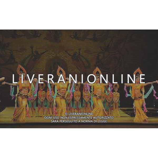 (110211) -- LANZHOU, Feb. 11, 2011 () -- Actresses perform during a dance drama called \'Dunhuang My Dreamland\' in Lanzhou, capital of northwest China\'s Gansu Province, Feb. 10, 2011. (/Jia Xiaoyun) (xzj) Lanzhou , attrici durante l\'eseguzione di una danza chiamata \'Dunhuang My Dreamland\' AG. ALDO LIVERANI ITALY ONLY *** Local Caption *** .