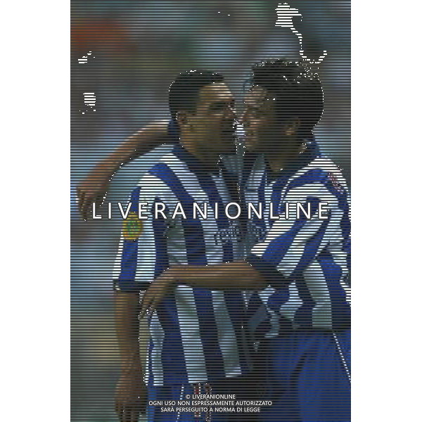 SIVIGLIA 21/05/2003 PORTO - CELTIC FINALE COPPA UEFA NELLA FOTO derlei e paulo ferreira esultano dopo l\'1-0 FOTO FERNANDO VESCUSIO/AGENZIA ALDO LIVERANI