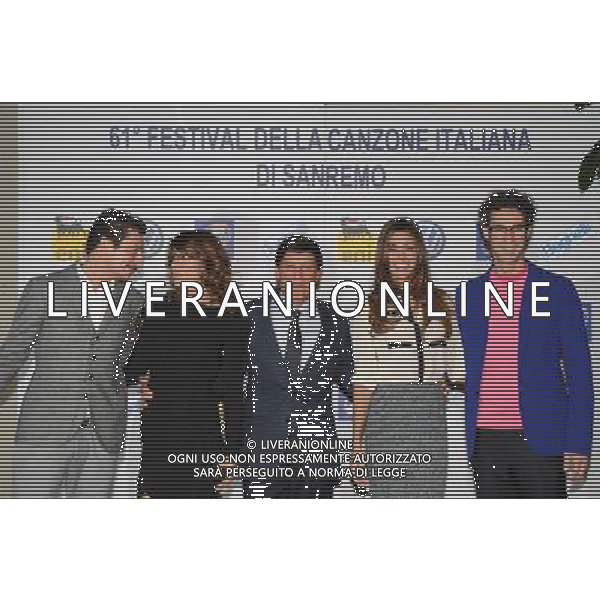SANREMO 14 FEBBRAIO 2011 61mo FESTIVAL DELLA CANZONE ITALIANA CONFERENZA STAMPA DI PRESENTAZIONE UFFICIALE NELLLA FOTO LUCA BIZZARRI , ELISABETTA CANALIS , GIANNI MORANDI , BELEN RODRIGUEZ , PAOLO KESSISOGLU FOTO GAZZANICA/AG. ALDO LIVERANI SAS