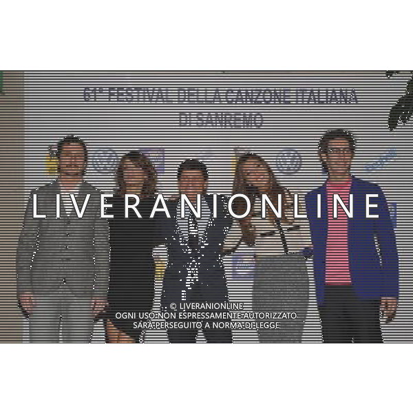 SANREMO 14 FEBBRAIO 2011 61mo FESTIVAL DELLA CANZONE ITALIANA CONFERENZA STAMPA DI PRESENTAZIONE UFFICIALE NELLLA FOTO LUCA BIZZARRI , ELISABETTA CANALIS , GIANNI MORANDI , BELEN RODRIGUEZ , PAOLO KESSISOGLU FOTO GAZZANICA/AG. ALDO LIVERANI SAS