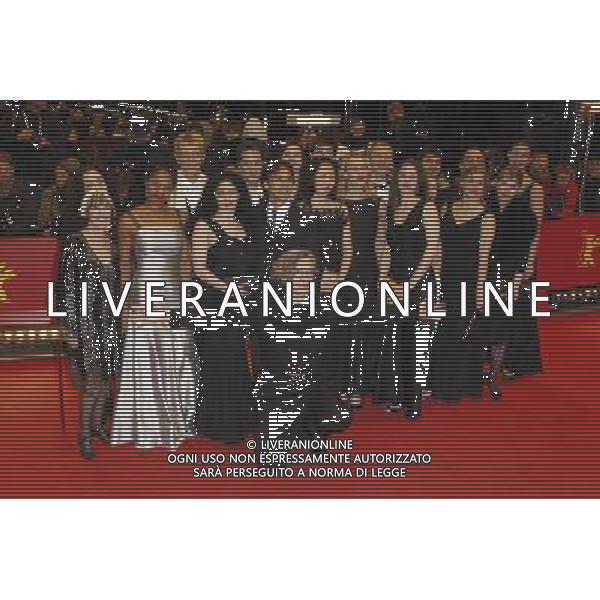 Wim Wenders with cast and crew attending the Red Carpet of the film \'Pina 3D\' during 61st International Film Festival in Berlin / Berlinale 2011 FESTIWAL FILMOWY BERLINALE PREMIERA FILMU CZERWONY DYWAN FOT. FUTURE IMAGE/NEWSPIX.PL ITALY ONLY !!!! --- Newspix.pl /AG ALDO LIVERANI CINEMA BERLINALE CINEMA FESTIVAL - ITALY ONLY - *** Local Caption *** .