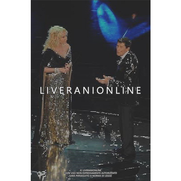 61mo Festival della canzone Italiana di Sanremo prima serata 15/02/2011 nella foto Antonella Clerici con Gianni Morandi ©Gazzaniga/Agenzia Aldo Liverani Sas