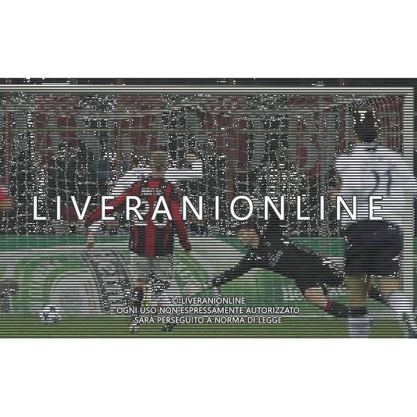 MILAN-TOTTENHAM HOTSPUR 15/02/2011 CHAMPIONS LEAGUE NELLA FOTO gol crouch peter FOTO MARCO LUZZANI-AG ALDO LIVERANI 