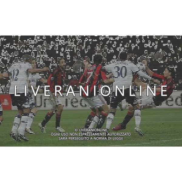 MILAN-TOTTENHAM HOTSPUR 15/02/2011 CHAMPIONS LEAGUE NELLA FOTO gol annullto ibrahimovic FOTO MARCO LUZZANI-AG ALDO LIVERANI 