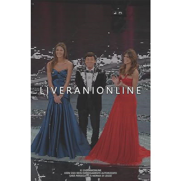 61mo Festival della canzone Italiana di Sanremo prima serata 15/02/2011 nella foto Gianni Morandi con Belen Rodriguez e Elisabetta canalis ©Gazzaniga/Agenzia Aldo Liverani Sas