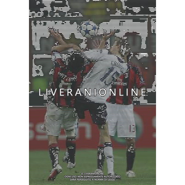 Milano 15-02-2011 Champions League 2010/11 milan-tottenham 0:1 nella foto gennaro gattuso e peter crouch ph marco luzzani/ag aldo liverani s.a.s.
