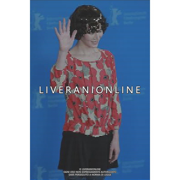 (110216) -- BERLIN, Feb. 16, 2011 () -- Director Miranda July poses during the movie \'The Future\' photocall at the 61st Berlin International Film Festival at the Grand Hyatt in Berlin, capital of Germany, Feb. 15, 2011. (/Luo Huanhuan) (msq) AG. ALDO LIVERANI SAS ITALY ONLY