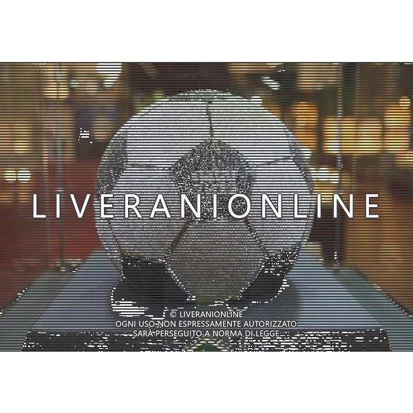 (110215) -- DOHA, Feb. 15, 2011 () -- Doha based jewellery house Al Makki Jewellery and Watches showcases a football made out of precious metals and stones with the words \'Qatar 2022\' during the 8th Doha Jewellery and Watch Exhibition in Doha, Qatar, Feb. 15, 2010. The six-day exhibition kicked off here on Tuesday. (/Maneesh Bakshi) Un pallone da calcio fatto interamente di pietre e metallo prezioso con scritto \'Qatar 2022 \' , in riferimento ai Mondiali di calcio che si svolgeranno in Qatar nel 2022 , e\'stato esposto all\' 8th Doha Jewellery and Watch Exhibition in Doha AG. ALDO LIVERANI SAS ITALY ONLY *** Local Caption ***