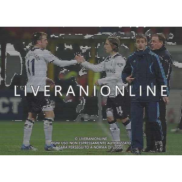 UEFA Champions League 2010/2011 Round of 16 Milano - 15.02.2011 Milan-Tottenham Nella Foto:Rafael Van Der Vaart-Luka Modric-Harry Redknapp /Ph.Vitez-Ag. Aldo Liverani