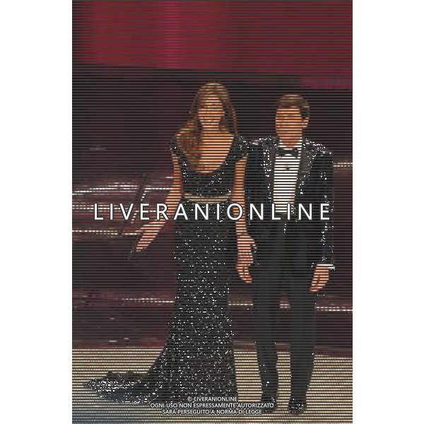 61mo FESTIVAL DELLA CANZONE ITALIANA DI SANREMO 16/02/2011 SECONDA SERATA NELLA FOTO GIANNI MORANDI CON BELEN RODRIGUEZ ©GAZZANIGA/AGENZIA ALDO LIVERANI SAS