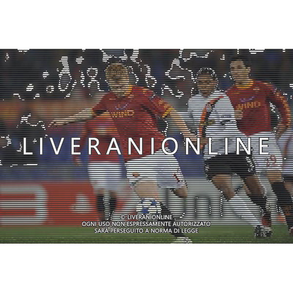 Roma - 16/02/2010 - Stadio Olimpico - Uefa Champions League 2010-2011 - Ottavi di finale andata - Roma vs Shakhtar Donetsk - nella foto: john arne riise © Fabrizio Corradetti - ag.Aldo Liverani sas