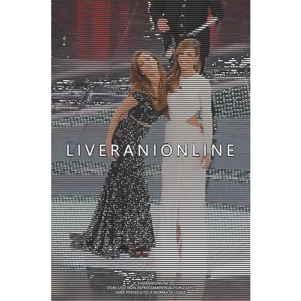61mo FESTIVAL DELLA CANZONE ITALIANA DI SANREMO 16/02/2011 SECONDA SERATA NELLA FOTO BELEN RODRIGUEZ E ELISABETTA CANALIS ©GAZZANIGA/AGENZIA ALDO LIVERANI SAS