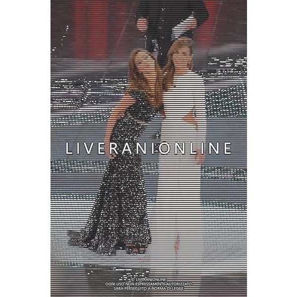 61mo FESTIVAL DELLA CANZONE ITALIANA DI SANREMO 16/02/2011 SECONDA SERATA NELLA FOTO BELEN RODRIGUEZ E ELISABETTA CANALIS ©GAZZANIGA/AGENZIA ALDO LIVERANI SAS