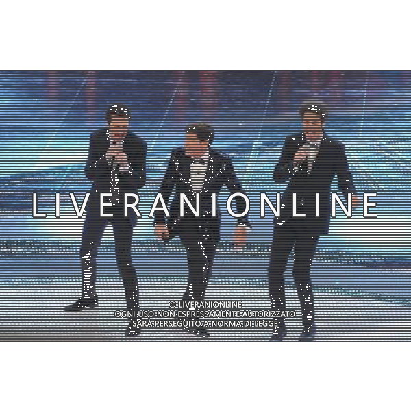 61mo FESTIVAL DELLA CANZONE ITALIANA DI SANREMO 16/02/2011 SECONDA SERATA NELLA FOTO LUCA BIZZARRI CON PAOLO KESSISSOGLU E GIANNI MORANDI ©GAZZANIGA/AGENZIA ALDO LIVERANI SAS