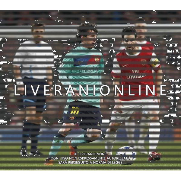 CALCIO SPORT16/02/2011 ; LONDRA ; UK - Arsenal vs Barcelona champions league ottavi di finale nella foto LIONEL MESSI FABREGAS CESC ROSETTI ARBITRO ©MAXPPP/AG ALDO LIVERANI SAS - ITALY ONLY - 