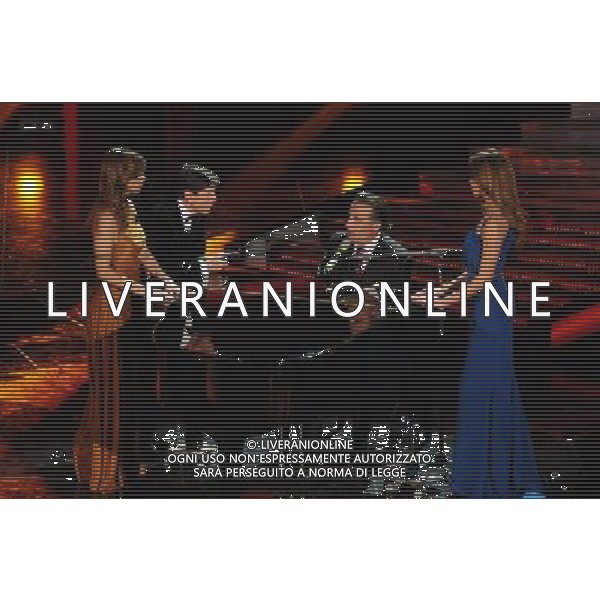 61mo FESTIVAL DELLA CANZONE ITALIANA DI SANREMO 16/02/2011 SECONDA SERATA NELLA FOTO ANDY GARCIA CON GIANNI MORANDI, ELISABETTA CANALIS E BELEN RODRIGUEZ ©GAZZANIGA/AGENZIA ALDO LIVERANI SAS