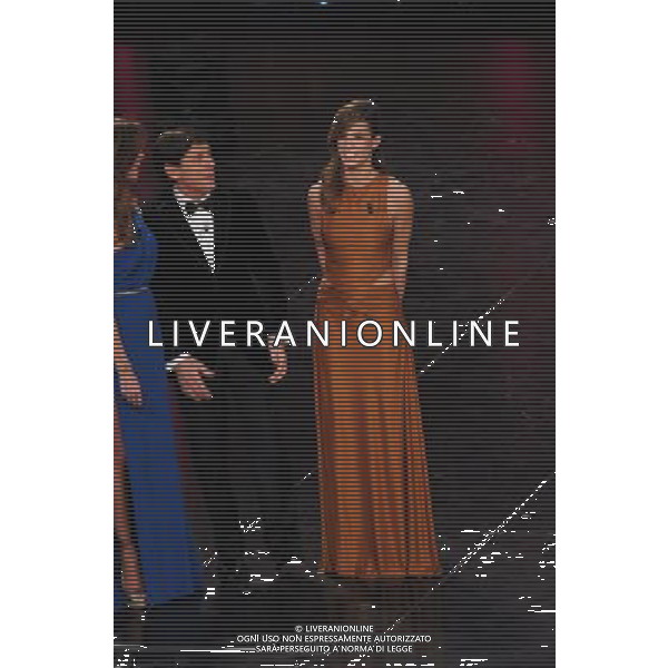 61mo FESTIVAL DELLA CANZONE ITALIANA DI SANREMO 16/02/2011 SECONDA SERATA NELLA FOTO GIANNI MORANDI CON BELEN RODRIGUEZ E ELISABETTA CANALIS ©GAZZANIGA/AGENZIA ALDO LIVERANI SAS