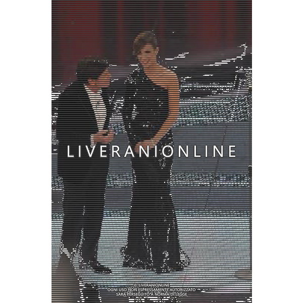 61mo FESTIVAL DELLA CANZONE ITALIANA DI SANREMO 16/02/2011 SECONDA SERATA NELLA FOTO GIANNI MORANDI CON ELISABETTA CANALIS ©GAZZANIGA/AGENZIA ALDO LIVERANI SAS
