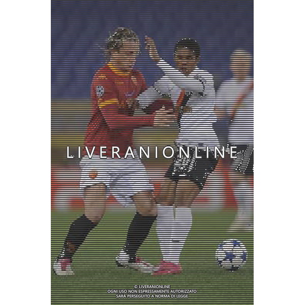 Roma - 16/02/2010 - Stadio Olimpico - Uefa Champions League 2010-2011 - Ottavi di finale andata - Roma vs Shakhtar Donetsk - nella foto: Philippe Mexes e Douglas Costa © Fabrizio Corradetti - ag.Aldo Liverani sas