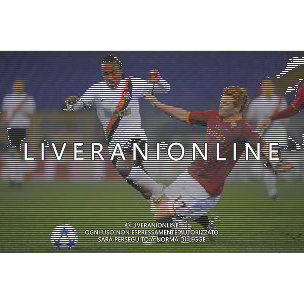 Roma - 16/02/2010 - Stadio Olimpico - Uefa Champions League 2010-2011 - Ottavi di finale andata - Roma vs Shakhtar Donetsk - nella foto: John Arne Riise e Willian © Fabrizio Corradetti - ag.Aldo Liverani sas