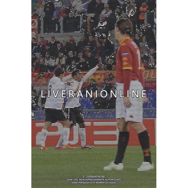 Roma - 16/02/2010 - Stadio Olimpico - Uefa Champions League 2010-2011 - Ottavi di finale andata - Roma vs Shakhtar Donetsk - nella foto: L\'esultanza di Douglas Costa dopo il gol del 1 a 2 © Fabrizio Corradetti - ag.Aldo Liverani sas