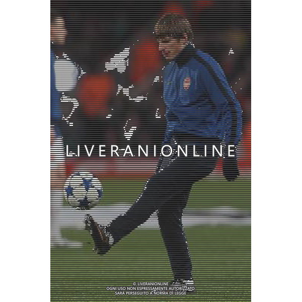  16.02.2011 - LONDON - UEFA CHAMPIONS LEAGUE MATCH - LEG 1 - ARSENAL V BARCELONA - EMIRATES STADIUM - ARSENAL - LONDON NELLA FOTO Andrei Sergeyevich Arshavin FOT. PIOTR KUCZA/NEWSPIX.PLK/ AG ALDO LIVERANI ONLY ITALY 