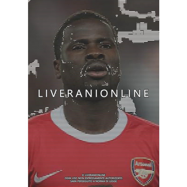  16.02.2011 - LONDON - UEFA CHAMPIONS LEAGUE MATCH - LEG 1 - ARSENAL V BARCELONA - EMIRATES STADIUM - ARSENAL - LONDON NELLA FOTO EMMANUEL EBOUE FOT. PIOTR KUCZA/NEWSPIX.PLK/ AG ALDO LIVERANI ONLY ITALY 