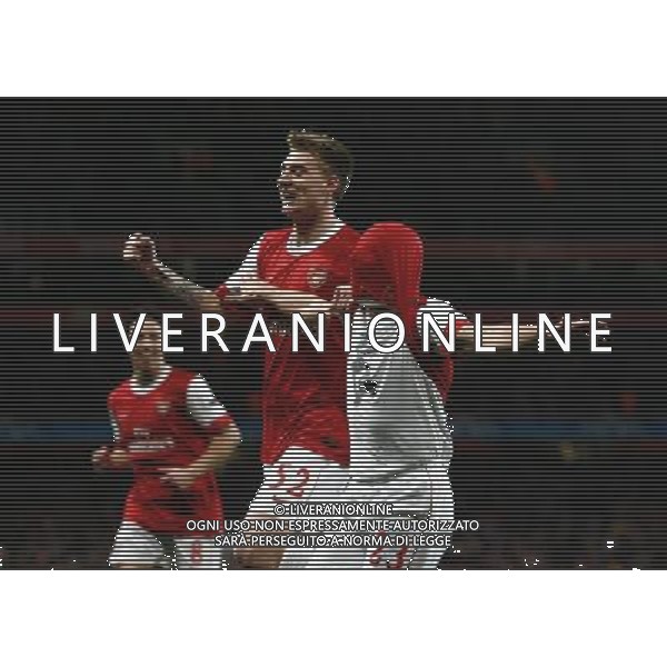  16.02.2011 - LONDON - UEFA CHAMPIONS LEAGUE MATCH - LEG 1 - ARSENAL V BARCELONA - EMIRATES STADIUM - ARSENAL - LONDON NELLA FOTO Arsenal\'s Andrey Arshavin celebrates scoring his sides second goal with team-mate Nicklas Bendtner FOTO MICHAL ZEMANEK/NEWSPIX.PL AG ALDO LIVERANI ONLY ITALY 