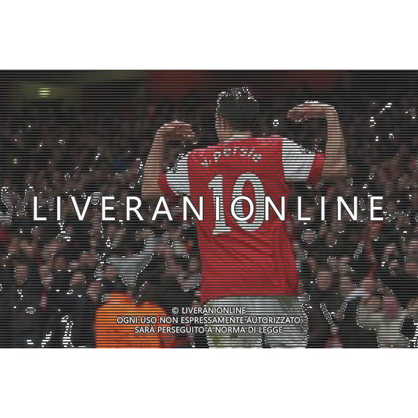 16.02.2011 - LONDON - UEFA CHAMPIONS LEAGUE MATCH - LEG 1 - ARSENAL V BARCELONA - EMIRATES STADIUM - ARSENAL - LONDON NELLA FOTO ROBIN VAN PERSIE FOT. PIOTR KUCZA/NEWSPIX.PLK/ AG ALDO LIVERANI ONLY ITALY 