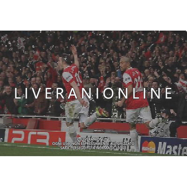  16.02.2011 - LONDON - UEFA CHAMPIONS LEAGUE MATCH - LEG 1 - ARSENAL V BARCELONA - EMIRATES STADIUM - ARSENAL - LONDON NELLA FOTO ROBIN VAN PERSIE GAEL CLICHY FOT. PIOTR KUCZA/NEWSPIX.PLK/ AG ALDO LIVERANI ONLY ITALY 