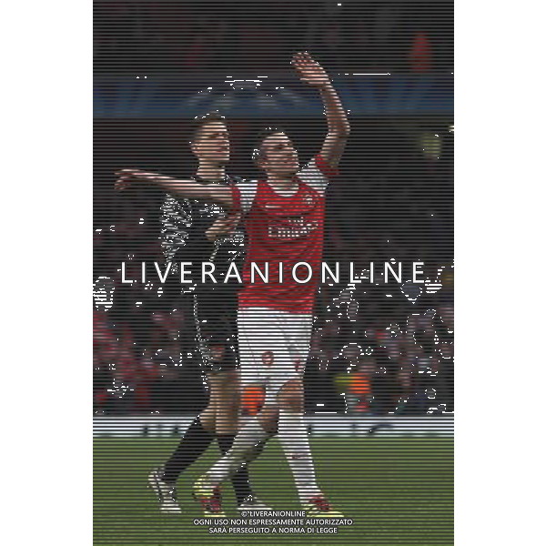  16.02.2011 - LONDON - UEFA CHAMPIONS LEAGUE MATCH - LEG 1 - ARSENAL V BARCELONA - EMIRATES STADIUM - ARSENAL - LONDON NELLA FOTO WOJCIECH SZCZESNY ROBIN VAN PERSIE FOT. PIOTR KUCZA/NEWSPIX.PLK/ AG ALDO LIVERANI ONLY ITALY 
