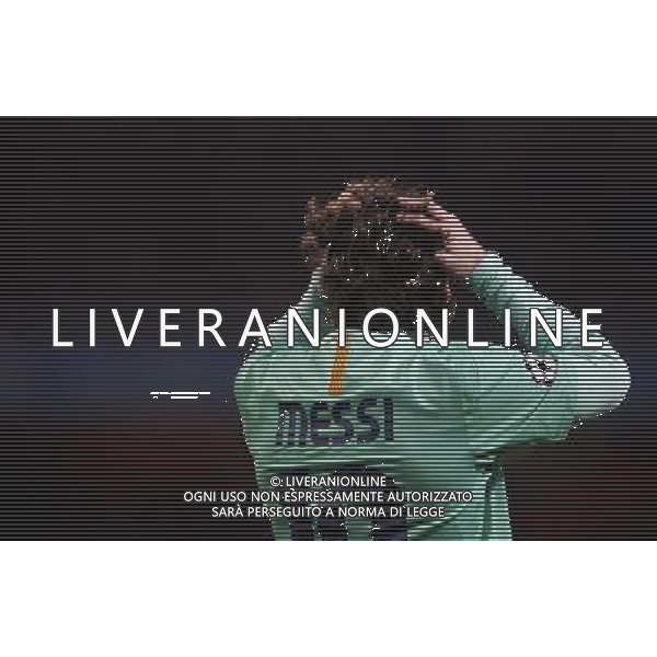 Barcelona\'s Lionel Messi laments a missed opportunity during the UEFA Champions League first round of 16 match between Arsenal and Barcelona FC in the Emirates Stadium, north London, Britain, 16 February 2011. AG. ALDO LIVERANI SAS ITALY ONLY