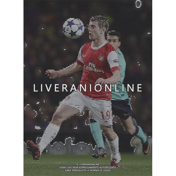 Arsenal\'s Jack Wilshere controls the ball during the UEFA Champions League first round of 16 match between Arsenal and Barcelona FC in the Emirates Stadium, north London, Britain, 16 February 2011. AG. ALDO LIVERANI SAS ITALY ONLY