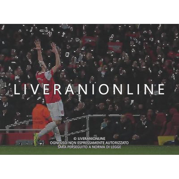 (110217) -- LONDON, Feb. 17, 2011 () -- Arsenal\'s Robin van Persie celebrates his goal during their UEFA Champions League match against Barcelona at the Emirates Stadium in London, Britain, Feb. 16, 2011. Arsenal won by 2-1. (/Zeng Yi) AG. ALDO LIVERANI SAS ITALY ONLY