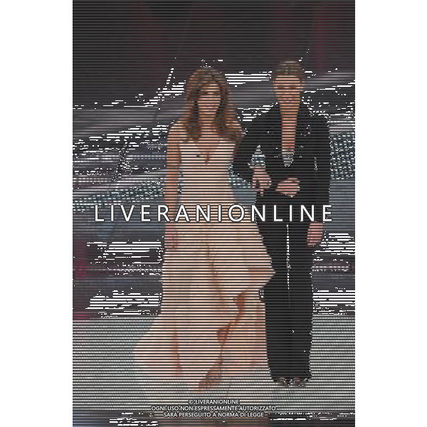 61mo FESTIVAL DELLA CANZONE ITALIANA DI SANREMO 16/02/2011 TERZA SERATA NELLA FOTO ELISABETTA CANALIS E BELEN RODRIGUEZ ©GAZZANIGA/AGENZIA ALDO LIVERANI SAS