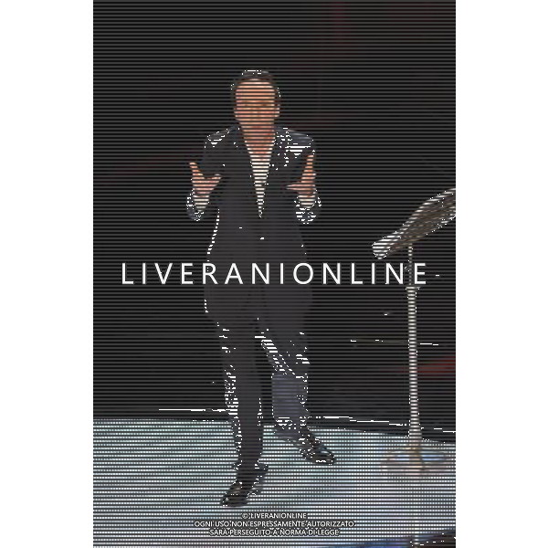 61mo FESTIVAL DELLA CANZONE ITALIANA DI SANREMO 16/02/2011 TERZA SERATA NELLA FOTO ROBERTO BENIGNI ©GAZZANIGA/AGENZIA ALDO LIVERANI SAS