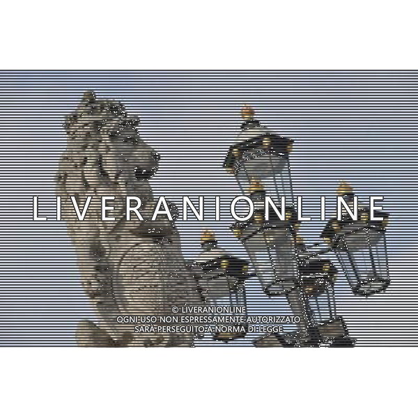 Statues on the perimeter of Buckingham Palace in London AG. ALDO LIVERANI SAS ITALY ONLY