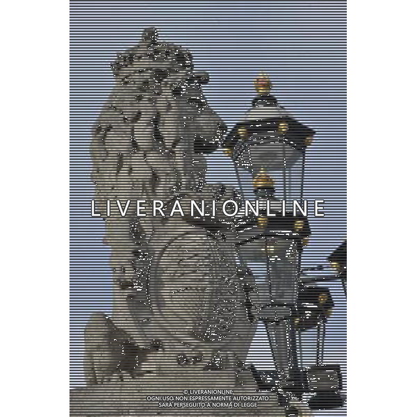 Statues on the perimeter of Buckingham Palace in London AG. ALDO LIVERANI SAS ITALY ONLY