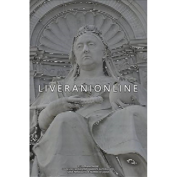 The Queen Victoria Memorial in front of Buckingham Palace in London AG. ALDO LIVERANI SAS ITALY ONLY